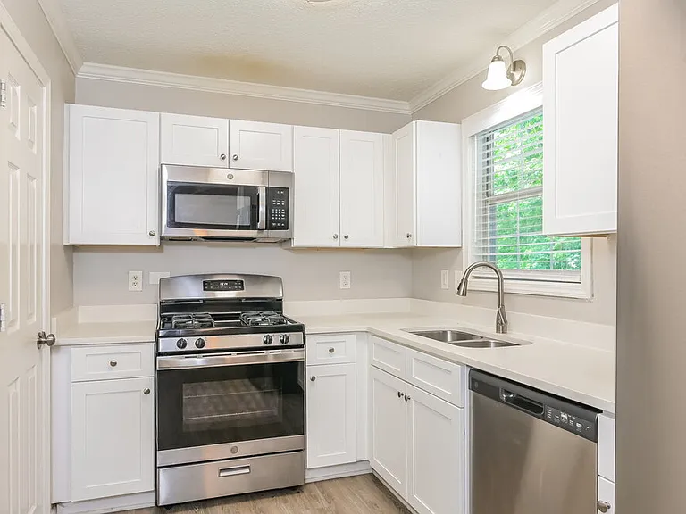 430 Ivy Crest Dr — Photo 7