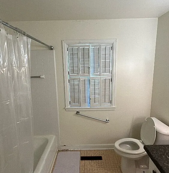 710 Summit Ave — Photo 7