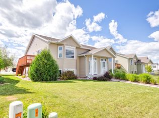 4727 Harvest Dr S, Fargo, ND 58104