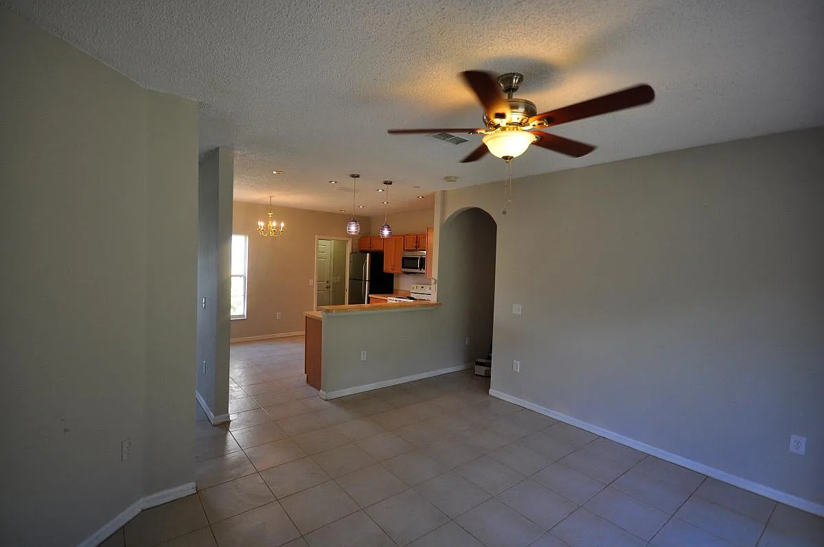 3 bed, 1467 sqft, $1,650 — Photo 3
