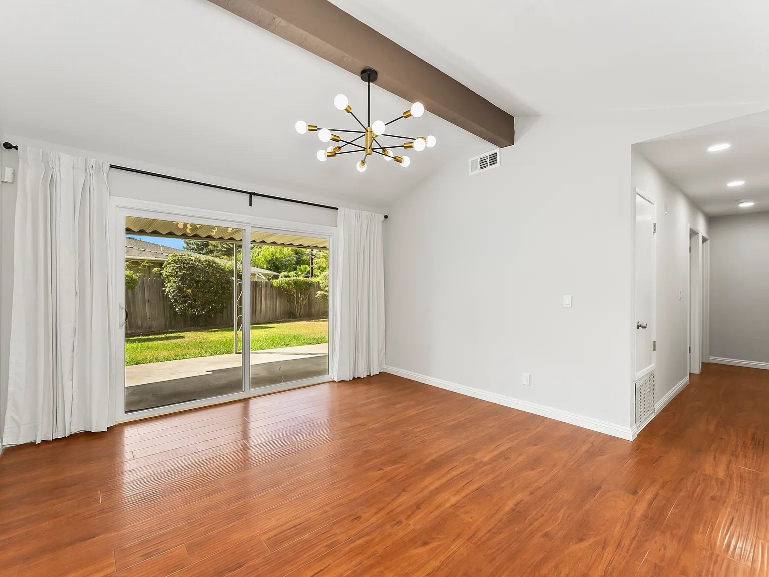 3 bed, 1300 sqft, $2,795 — Photo 4