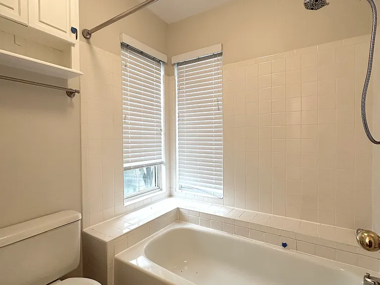 5700 Medallion Ct — Photo 20
