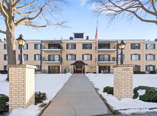1925 Westchester Rd APT 306, Waterloo, IA 50701