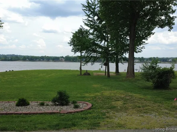 5820 Upper River Road #B, Jeffersonville, IN 47130