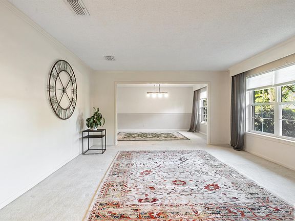 3rd image of 11 Palm Dr
