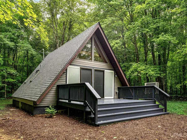N3443 Sixteen Mile Lake Rd, Munising, MI 49862