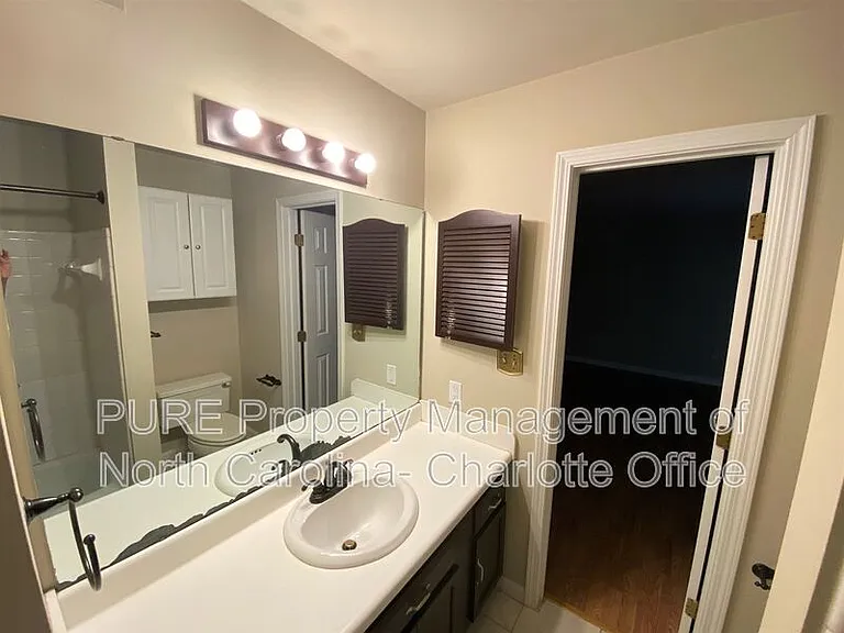 415 W 8th St #E — Photo 17