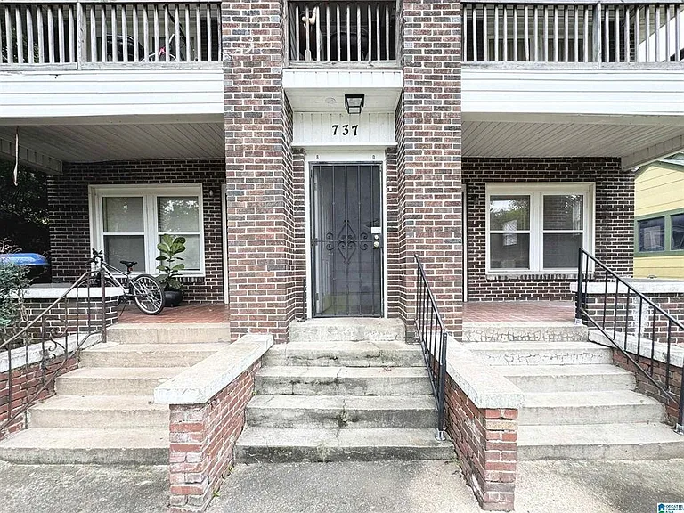 737 40th Pl #A — Photo 35