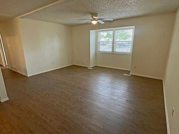 3rd image of 1426 Anita St