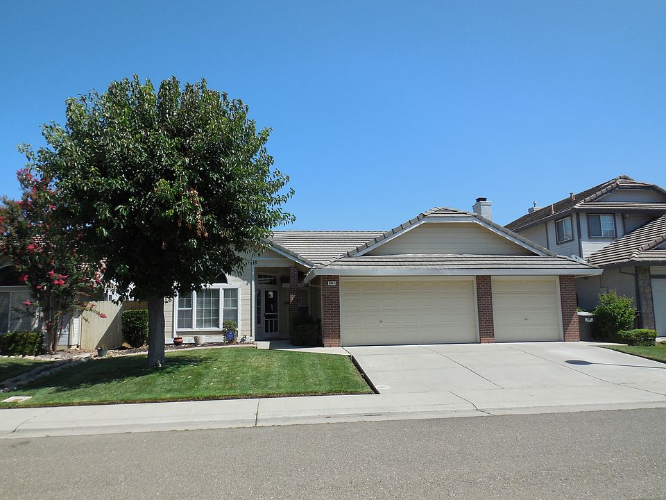 1st image of 9017 Hooded Crane Ct