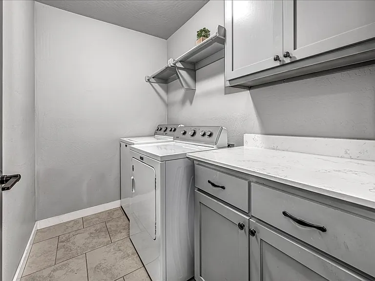 10300 Glover River Dr — Photo 29