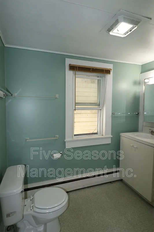 6 bed, 2.0 bath, 2200 sqft, $6,000 — Photo 3