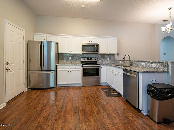 5th image of 12763 Marsh Cove Dr S
