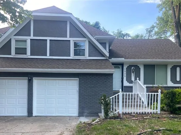 1828 E Mohawk Dr, Olathe, KS 66062