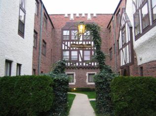 1095 Merril St APT D1, Winnetka, IL 60093