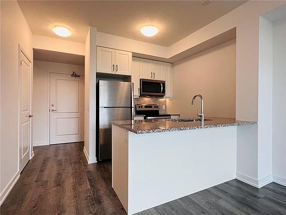 3rd image of 5055 Greenlane #402