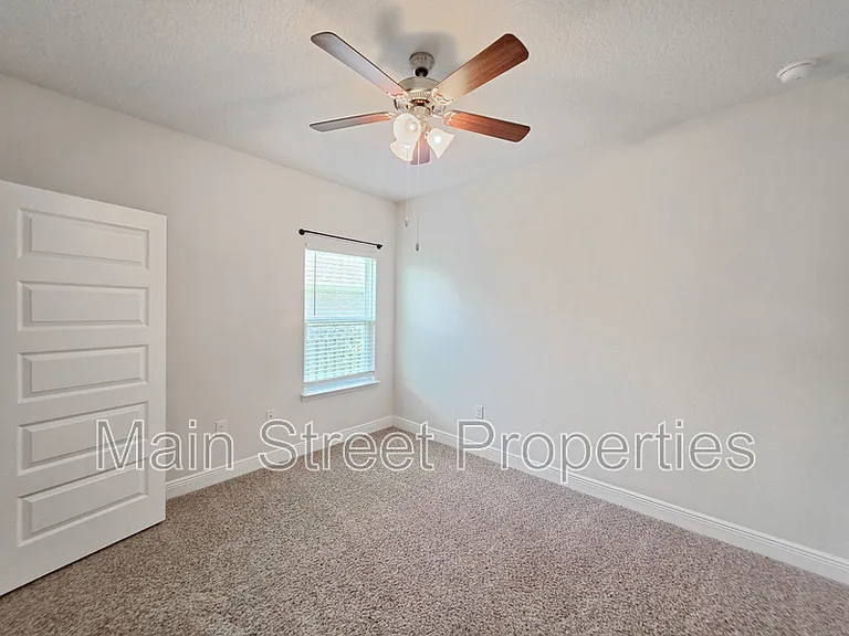 8108 Silver Maple Dr — Photo 15