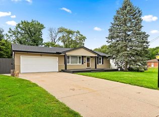 1822 S Timber Ct, Peoria, IL 61607