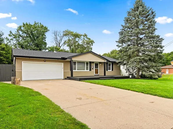 1822 S Timber Ct, Peoria, IL 61607