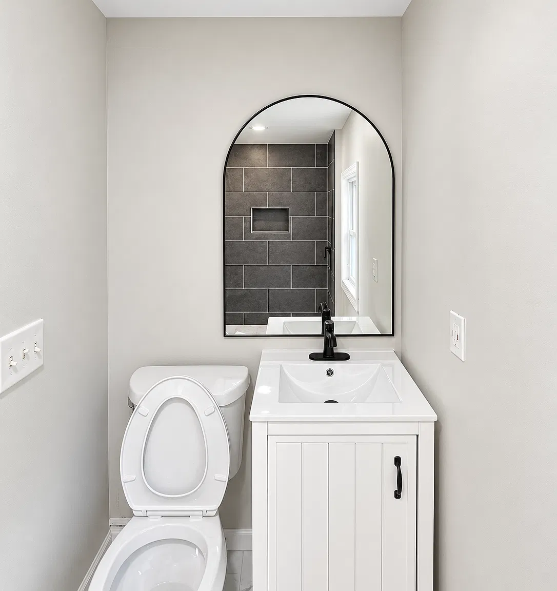 4 bed, 1410 sqft, $2,400 — Photo 2