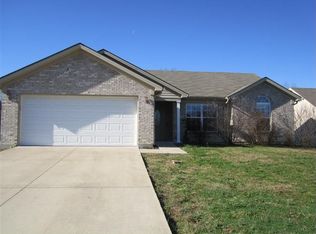 4415 Falling Leaf Dr, Sellersburg, IN 47172