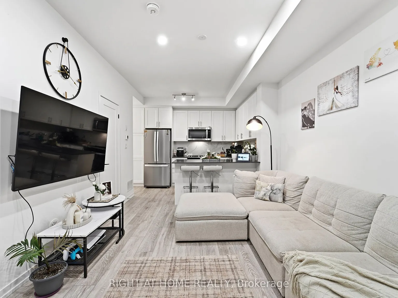2 bed, $2,450 — Photo 4