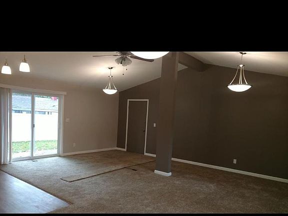 3rd image of 1487 Yale Dr #1