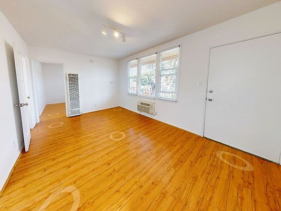 5th image of 6201 Fountain Ave #44206
