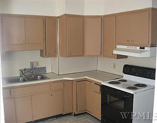 2nd image of 9 Fountain Pl