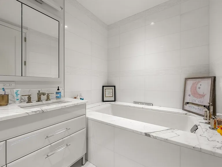 22 Liberty Dr #9G — Photo 13