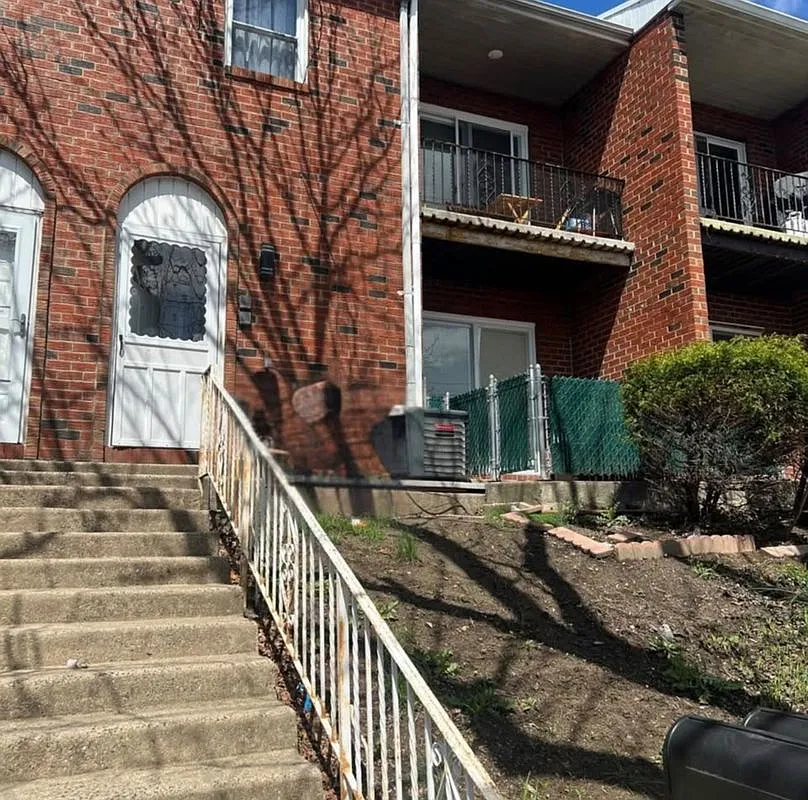 2 bed, 2.0 bath, 1000 sqft, $1,950 — Photo 1
