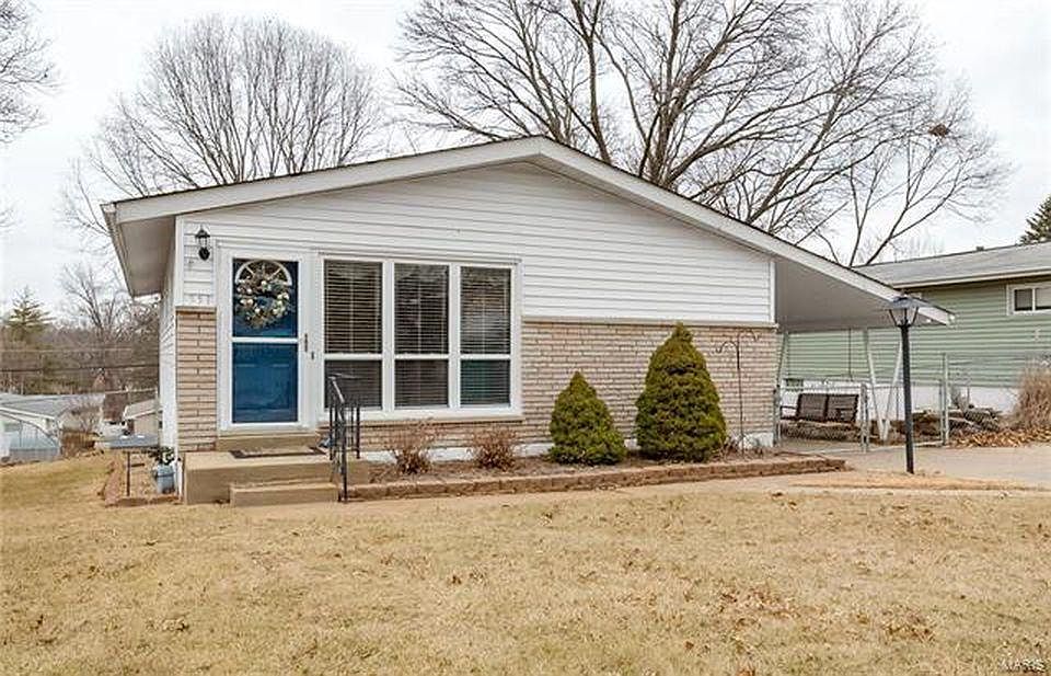 1st image of 551 Aspen Dr