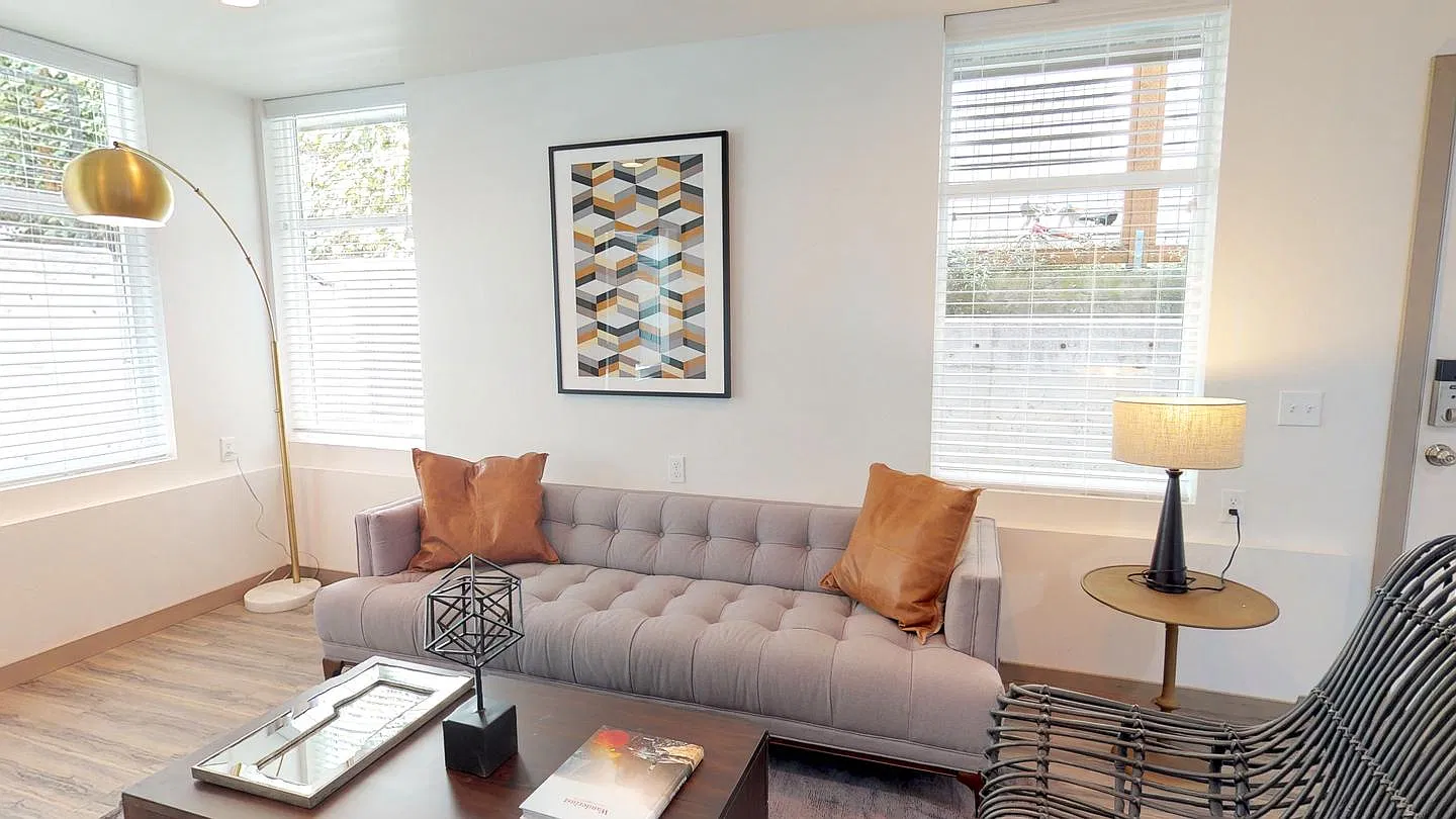 Private Room in Welcoming Columbia City Home Blocks From The Light Rail — Photo 3
