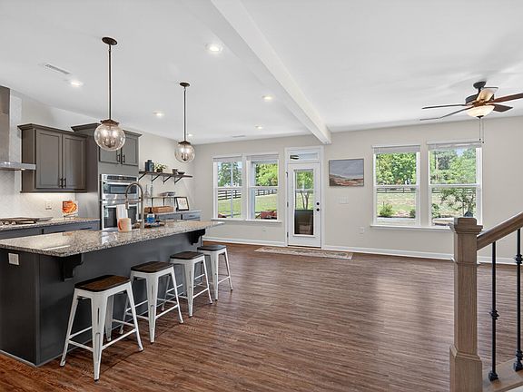 3rd image of 21 E Odell Ln