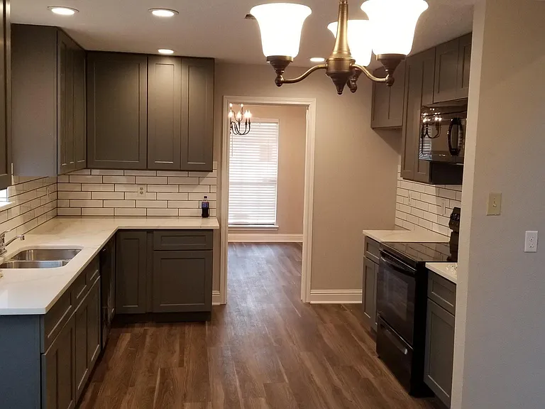 2523 Castle Pl — Photo 8