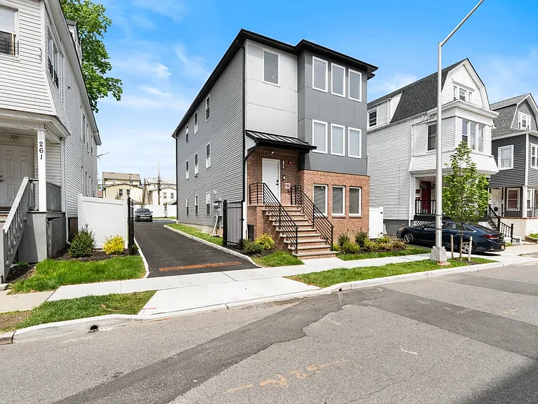 263 N 19th St #3 — Photo 3