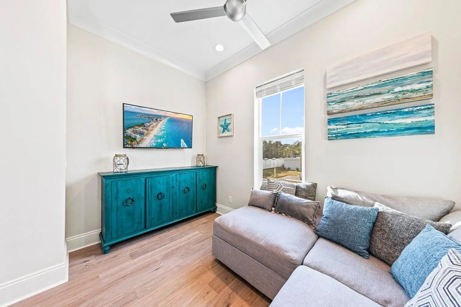 4 bed, 3.0 bath, 2088 sqft, $3,834 — Photo 2