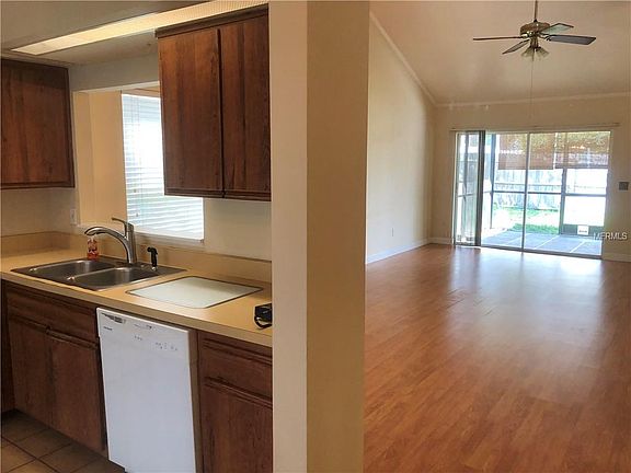 3rd image of 912 Norfolk Ct