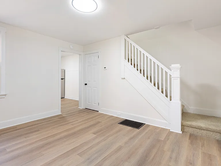 19 Denham Ave — Photo 14