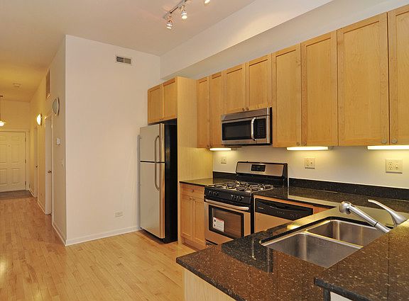 5th image of 4050 N Lincoln Ave #P-2