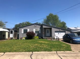 812 Moore Ave, Belpre, OH 45714