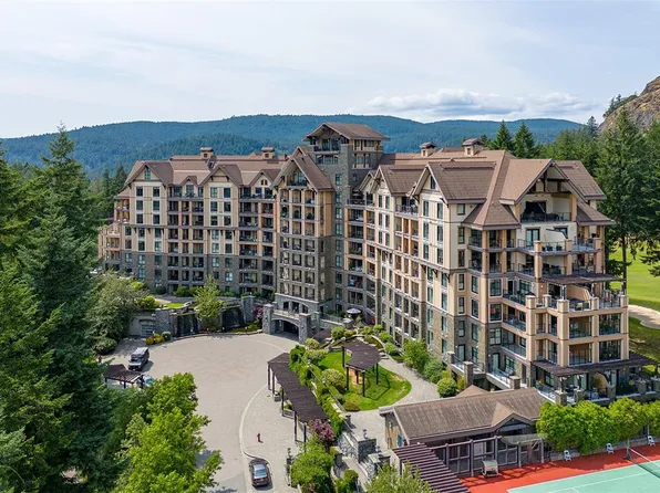 1400 Lynburne Pl #301, Langford, BC V9B 0A4