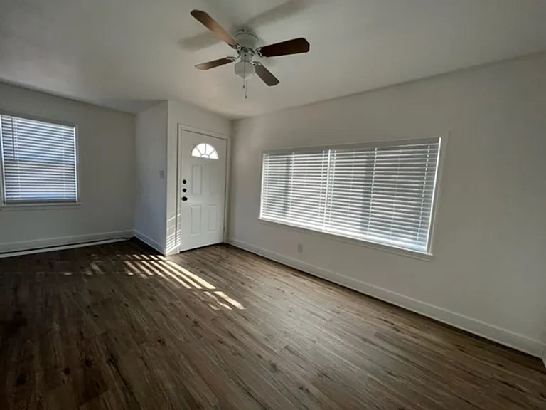 734 S Crockett Dr — Photo 4