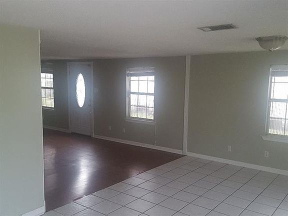 3rd image of 729 2nd Ave