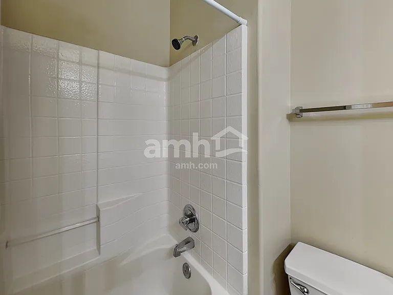 981 Stonehenge Dr — Photo 13