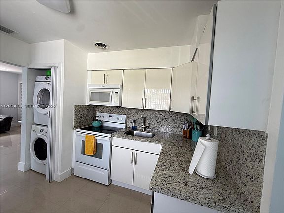 5th image of 10030 SW 213th Ter