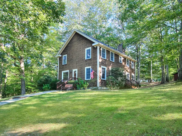 4 Bristle Lane, Newtown, CT 06482