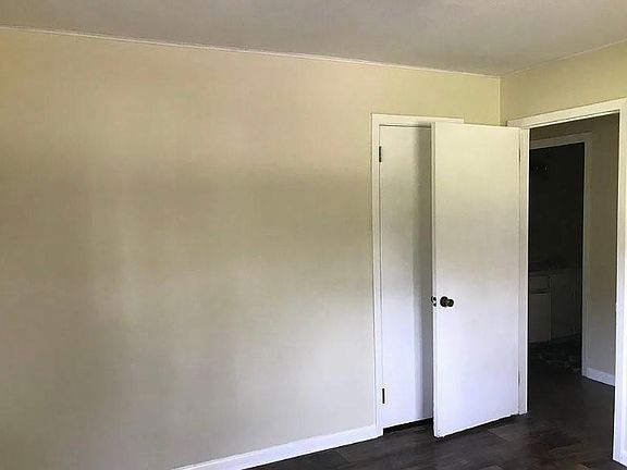 3rd image of 226 Lynette Dr