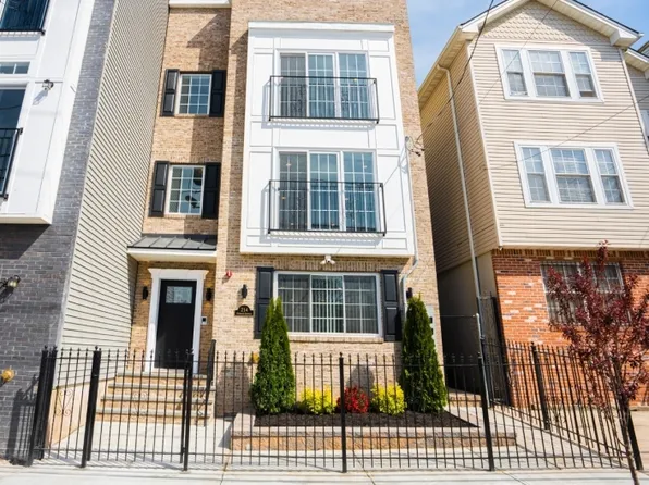 214 Bergen St, Newark City, NJ 07103