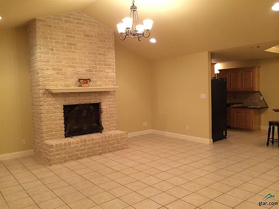4th image of 403 County Road 4132
